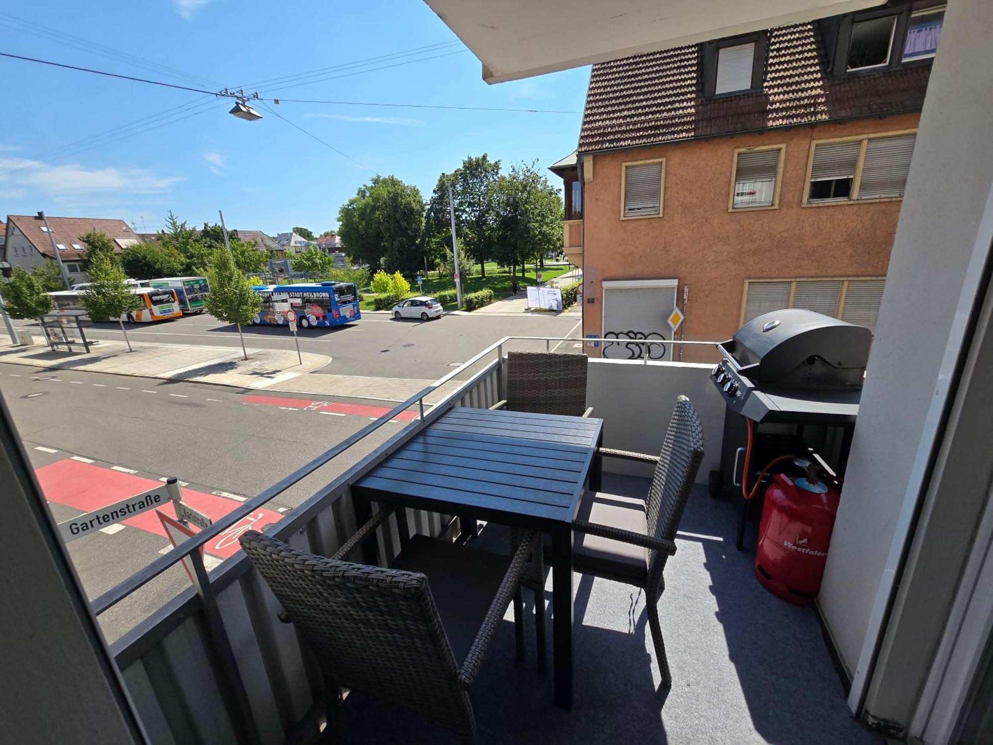 Unter Den Daechern Grillen In Bester Lage Innenstadt Stellplatz Heilbronn Eksteriør bilde